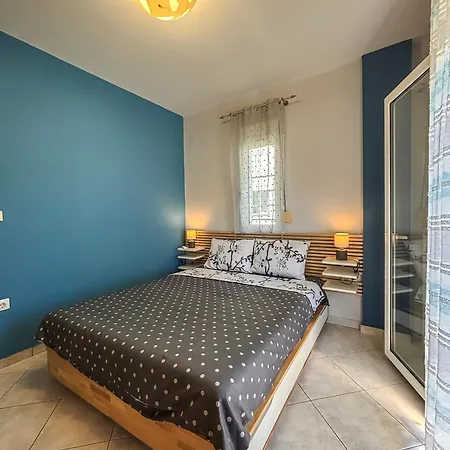 Aura Lux Nei Epivates Neoi Epivatai